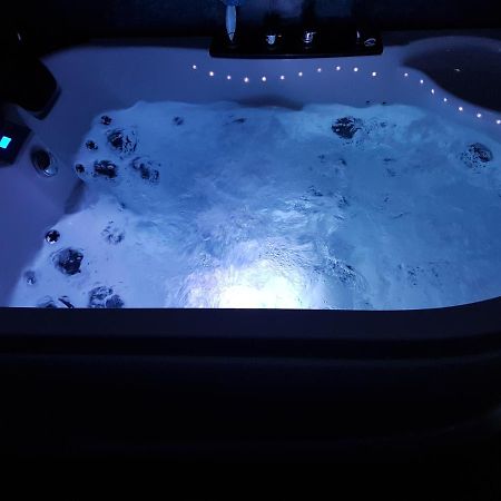 בוקרשט Lights Spa National Arena Mega Mall Monza מראה חיצוני תמונה