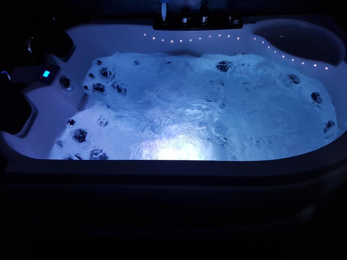 בוקרשט Lights Spa National Arena Mega Mall Monza מראה חיצוני תמונה