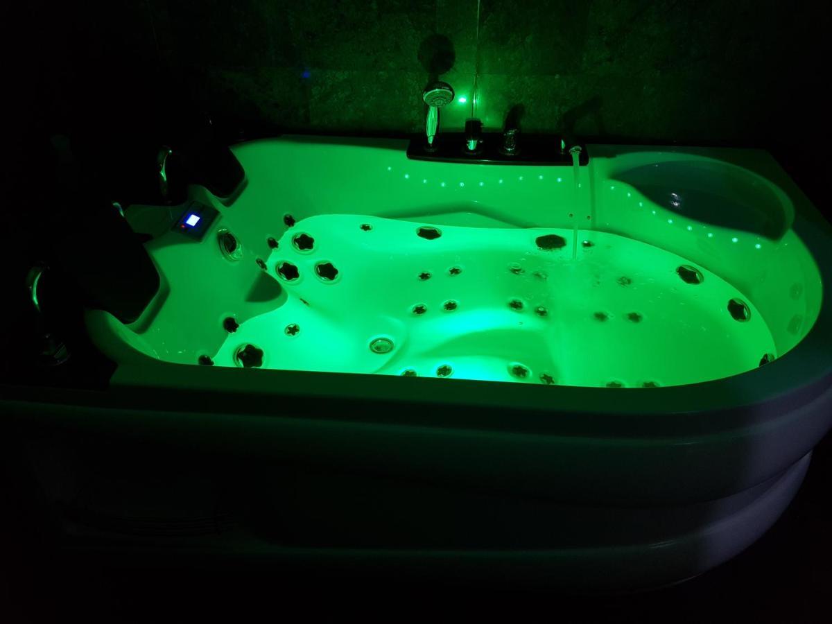 בוקרשט Lights Spa National Arena Mega Mall Monza מראה חיצוני תמונה